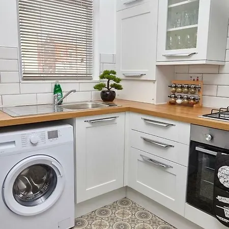 Brand Newly Refurbished House Holiday home Leeds (West Yorkshire)