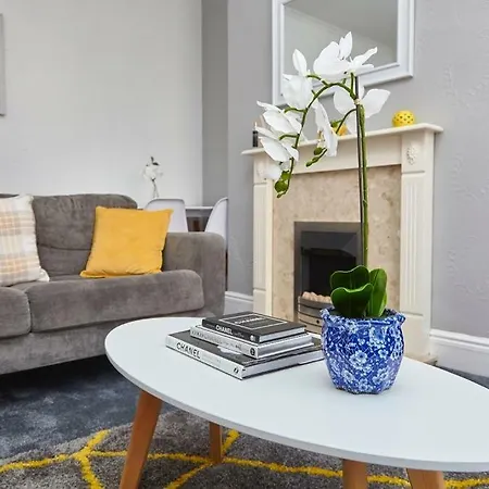 Brand Newly Refurbished House *