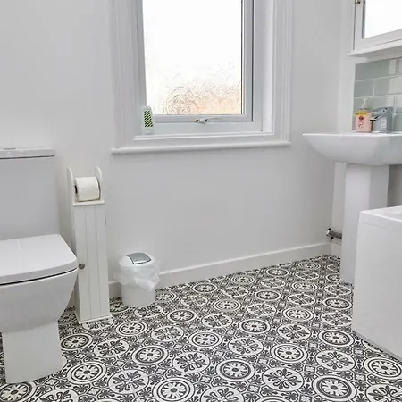 Brand Newly Refurbished House * Leeds (West Yorkshire)