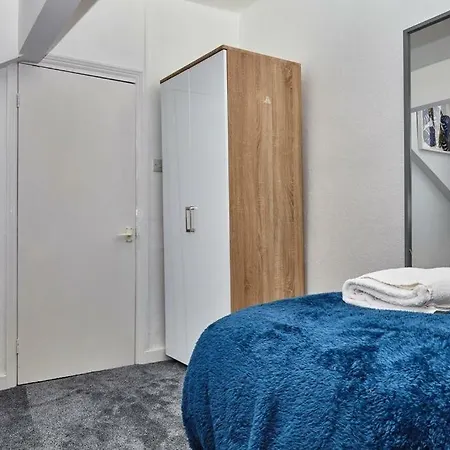 Brand Newly Refurbished House *