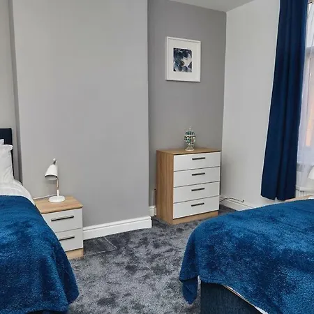 Brand Newly Refurbished House Ferienhaus