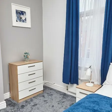 Ferienhaus Brand Newly Refurbished House Leeds (West Yorkshire)