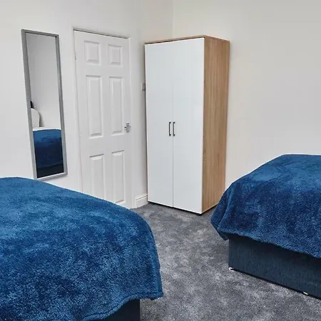 Ferienhaus Brand Newly Refurbished House Leeds (West Yorkshire)